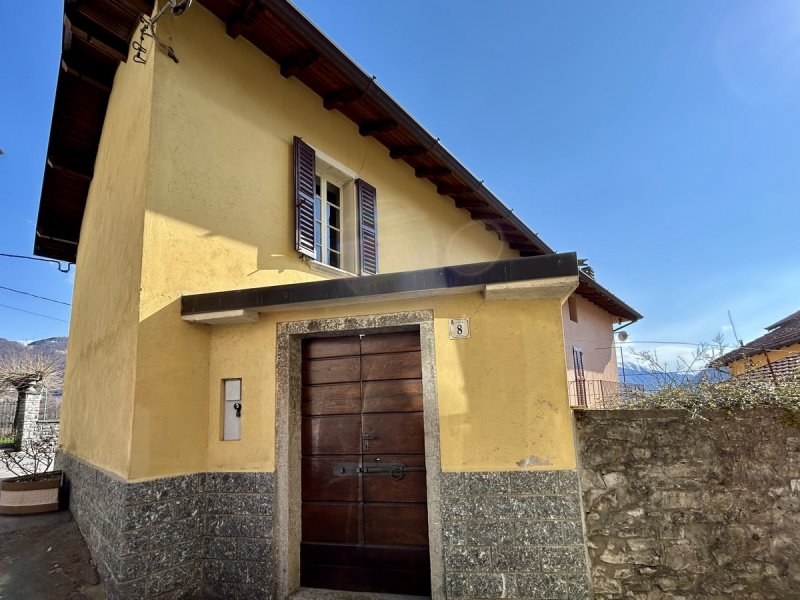 Casa indipendente a Cerano d'Intelvi