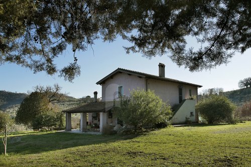 Klein huisje op het platteland in Montopoli di Sabina