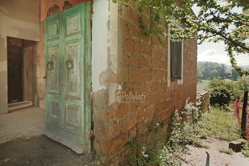 Klein huisje op het platteland in Forano