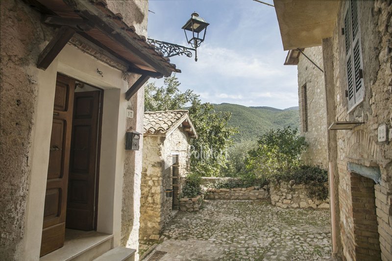 Teto/Chão em Casperia