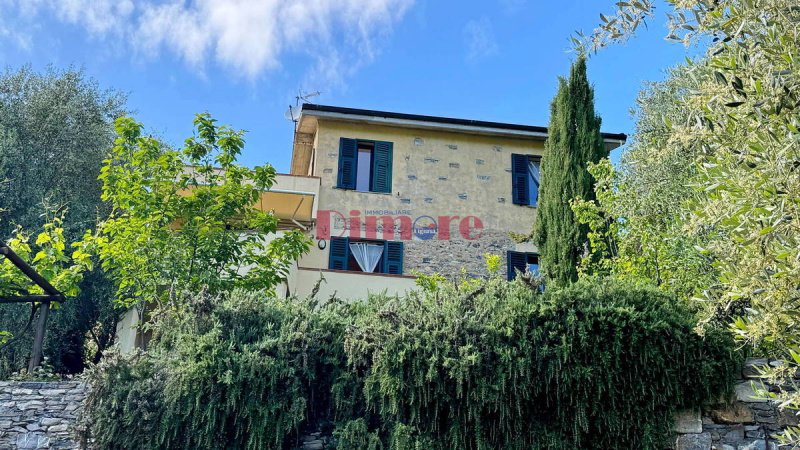 Villa i Casanova Lerrone
