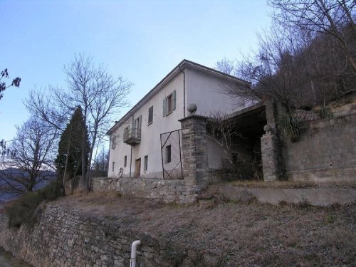 Klein huisje op het platteland in Torre Bormida