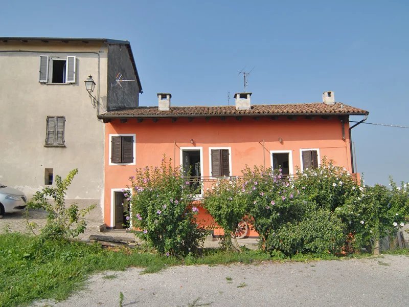 Klein huisje op het platteland in Rocca Cigliè