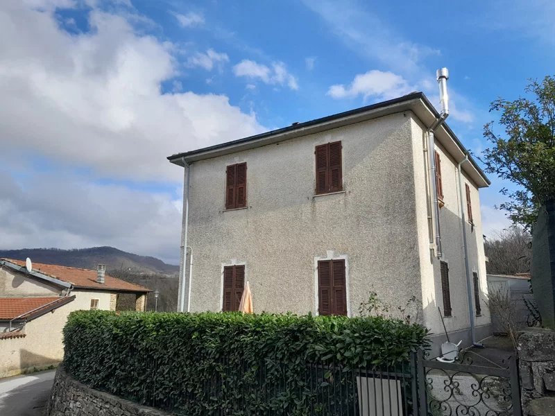 Detached house in Camerana