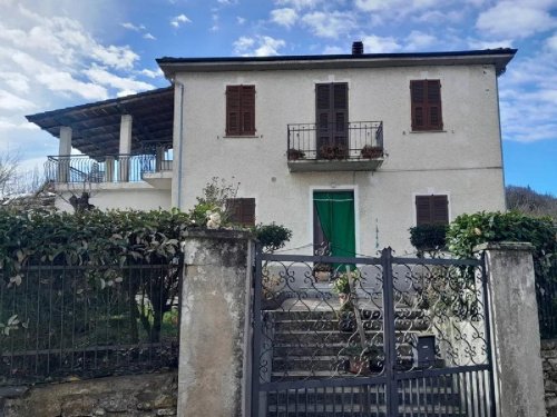 Detached house in Camerana