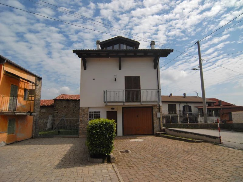 Detached house in Castellino Tanaro