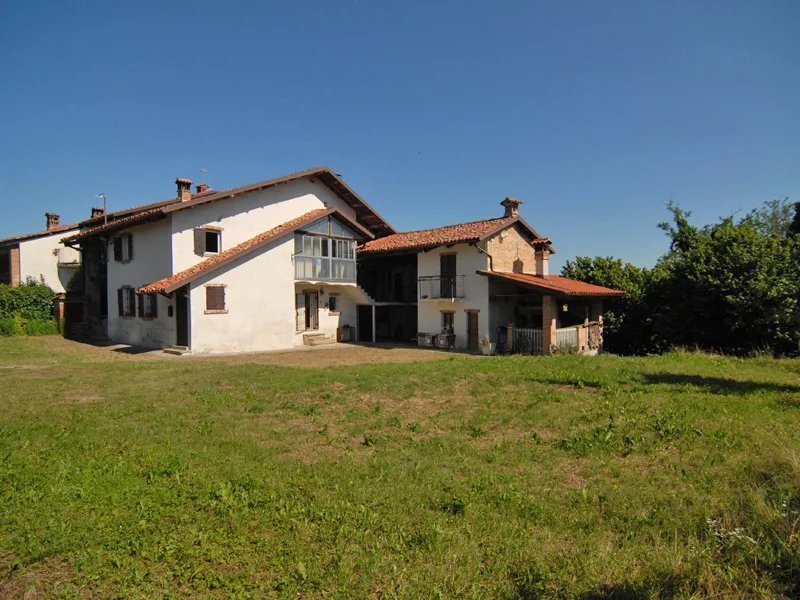 Farmhouse in Dogliani