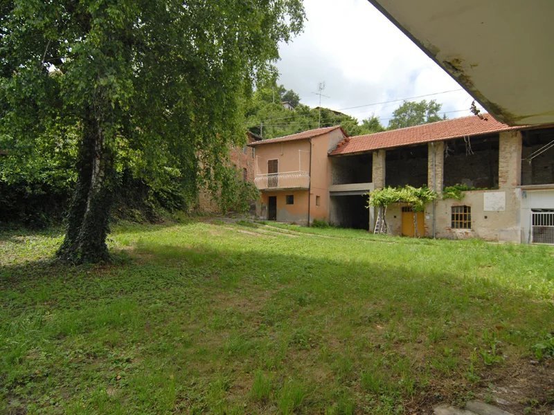 Farmhouse in Marsaglia