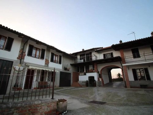 Villa in Camerano Casasco