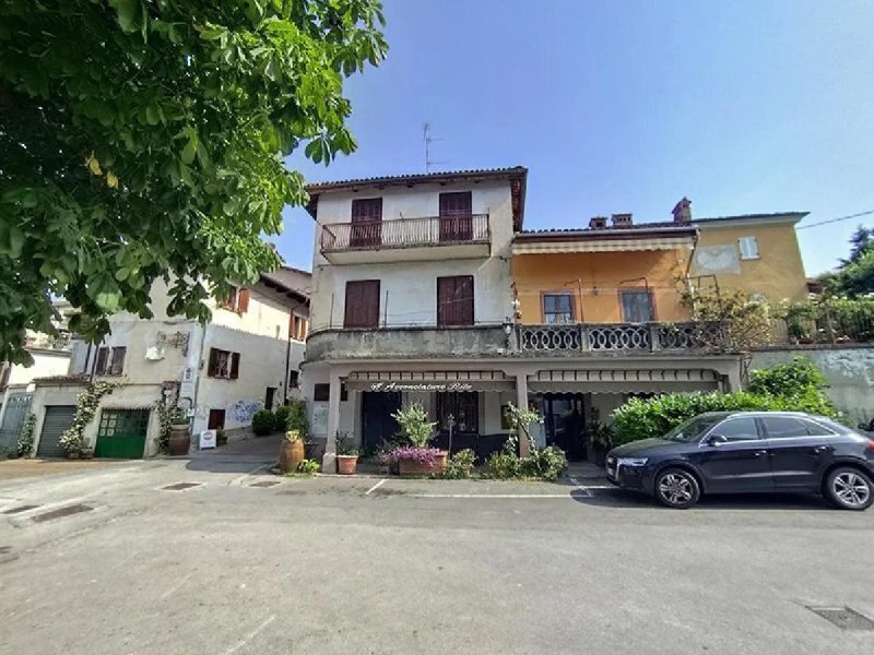 Casa histórica en Dogliani