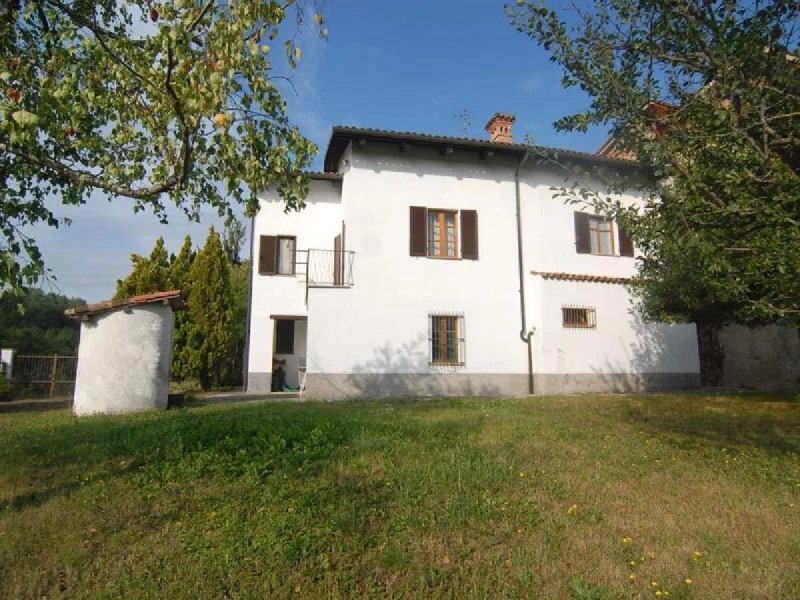 Farmhouse in Sale delle Langhe