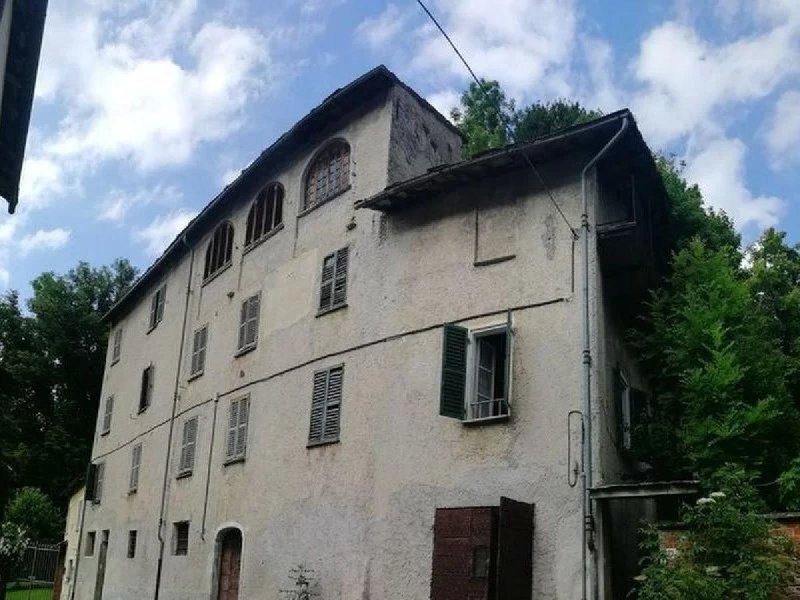 Historisches Haus in Pamparato
