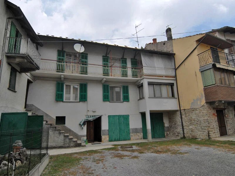 Detached house in Monesiglio
