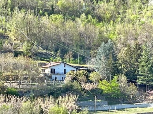 Detached house in Cortemilia