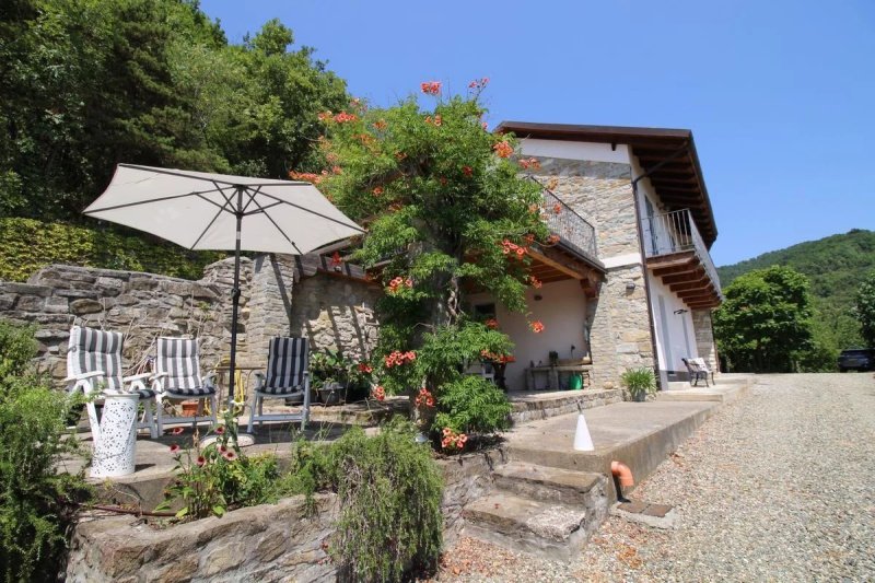 Casa indipendente a Spigno Monferrato
