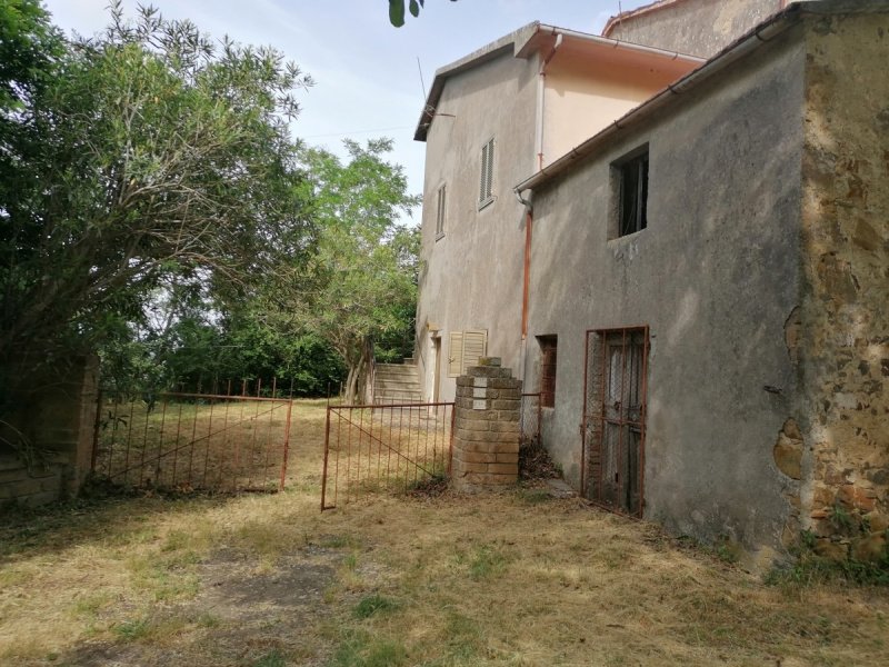Farmhouse in Sorano