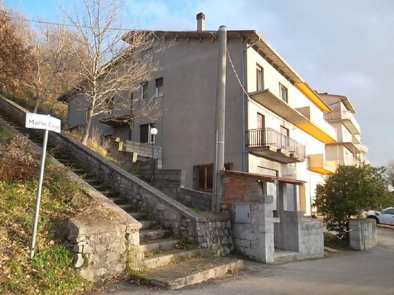 Terraced house in Tufillo