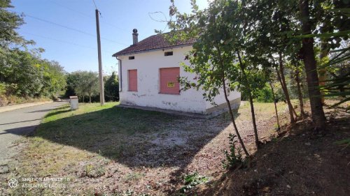 Klein huisje op het platteland in Villalfonsina