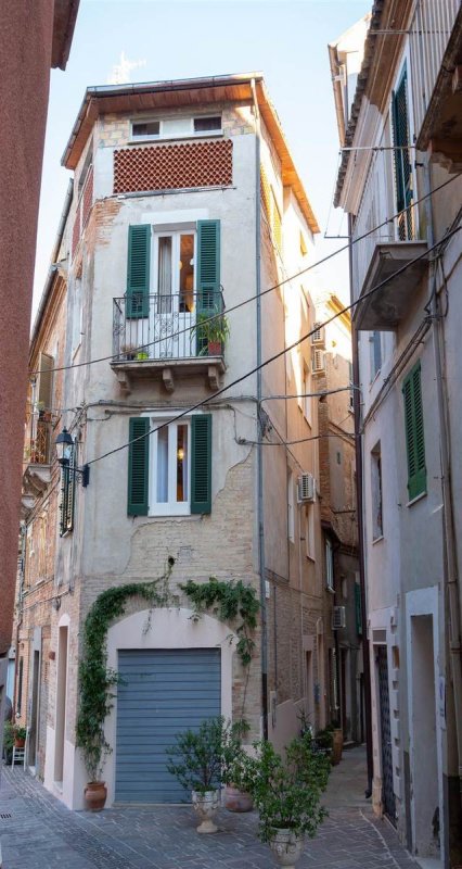 Top-to-bottom house in Pollutri