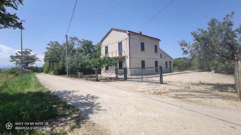 Farmhouse in Scerni