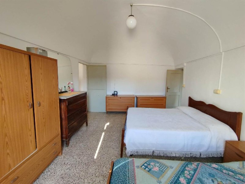 Casa geminada em Gissi