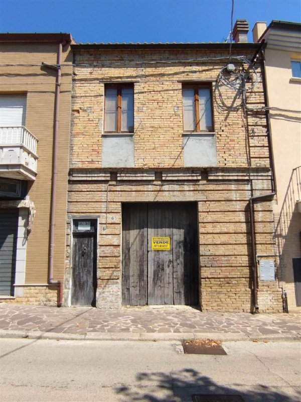 Top-to-bottom house in Scerni