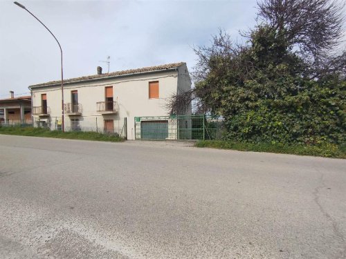 Casa de fazenda em Scerni