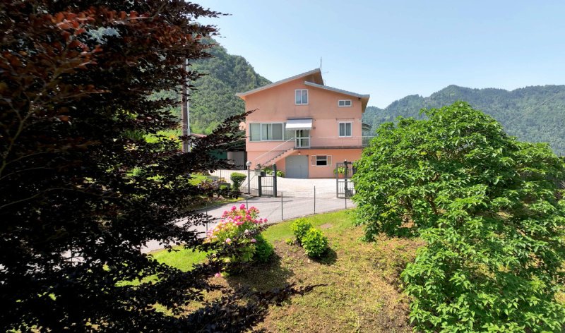 Detached house in Idro