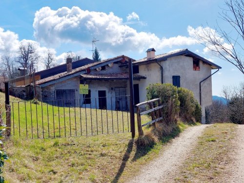 Casa di campagna a Treviso Bresciano