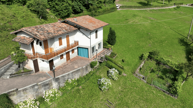 Farmhouse in Treviso Bresciano