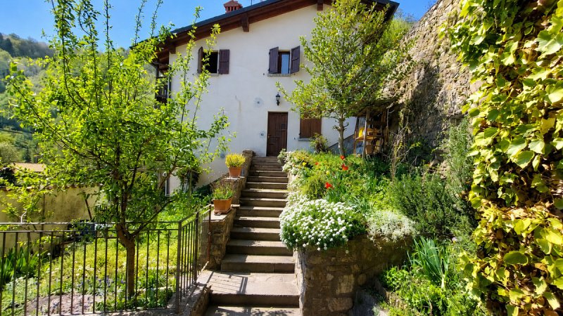 Self-contained apartment in Lavenone