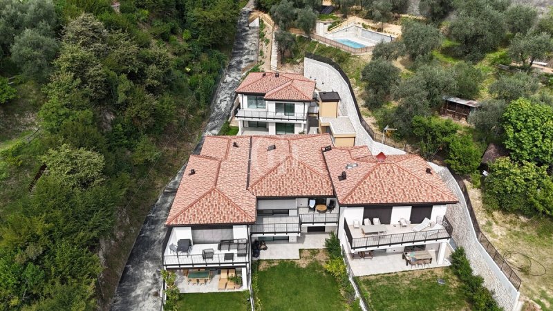 Lägenhet i Gardone Riviera