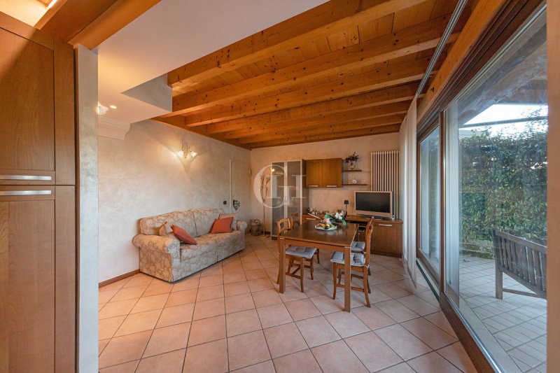 Apartment in Padenghe sul Garda