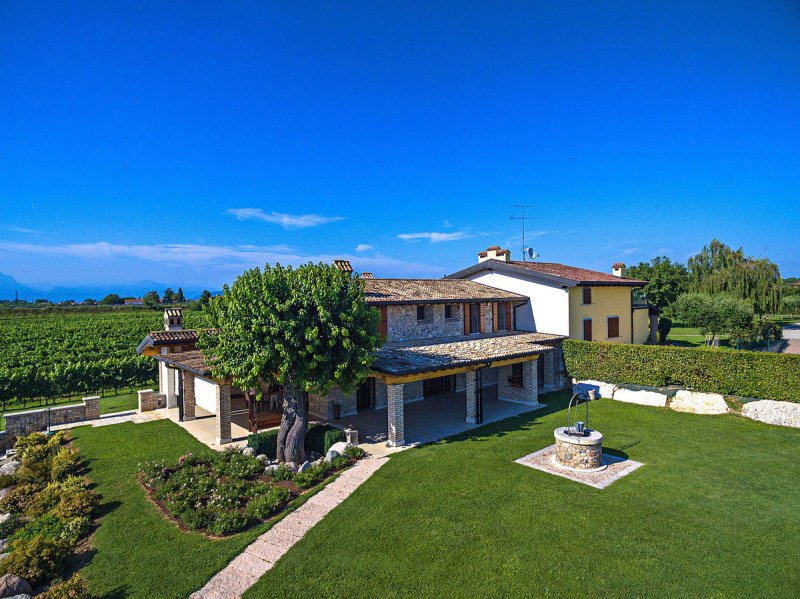 Villa i Peschiera del Garda