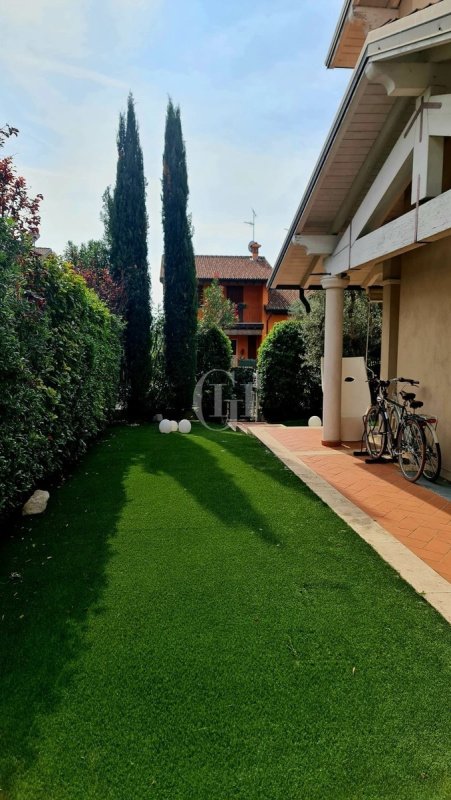 Semi-detached house in Sirmione