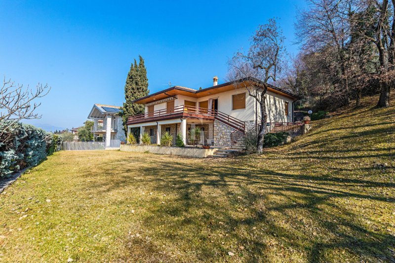 Villa en Torri del Benaco