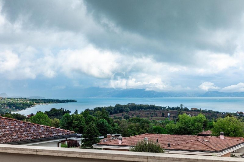 Villa i Lonato del Garda