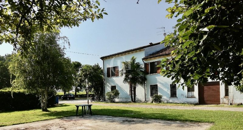 Villa i Volta Mantovana