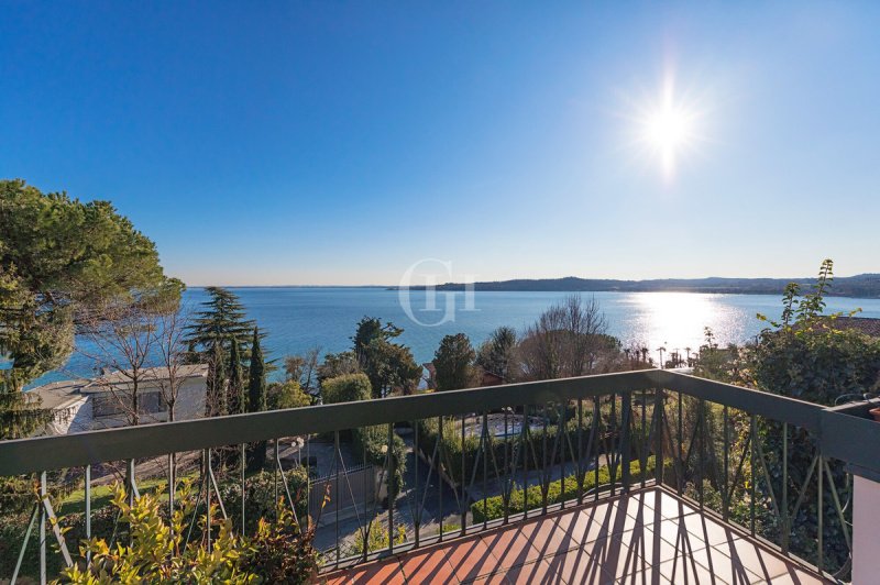 Maison jumelée à Padenghe sul Garda