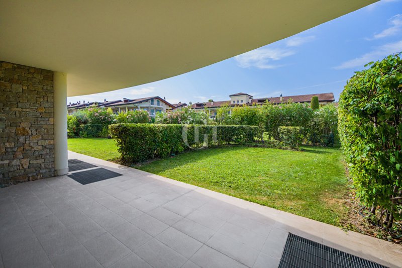 锡尔苗内半独立房屋