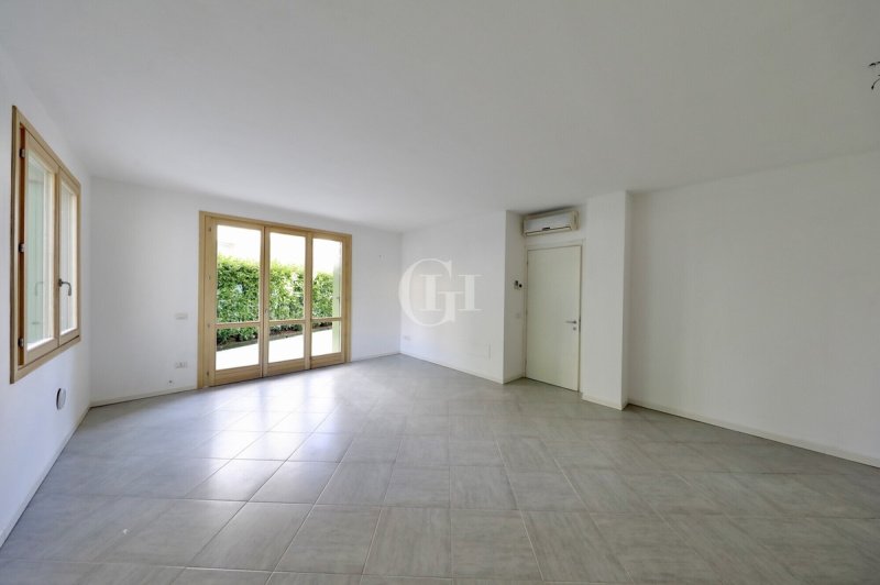 Квартира в Дезенцано-дель-Гарда