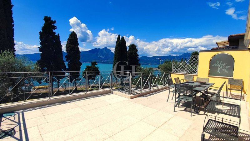 Lägenhet i Torri del Benaco