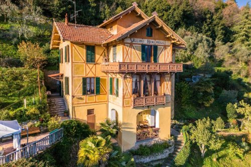 Villa i Tavernola Bergamasca