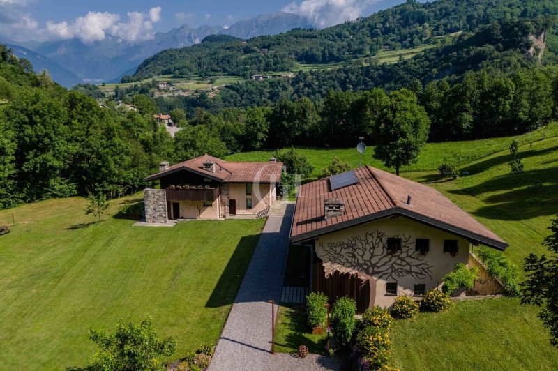 Villa à Bienno