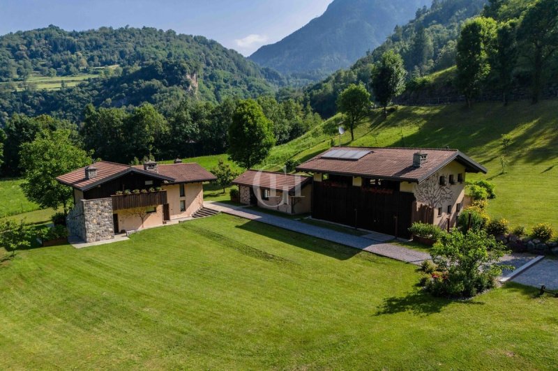 Villa i Bienno