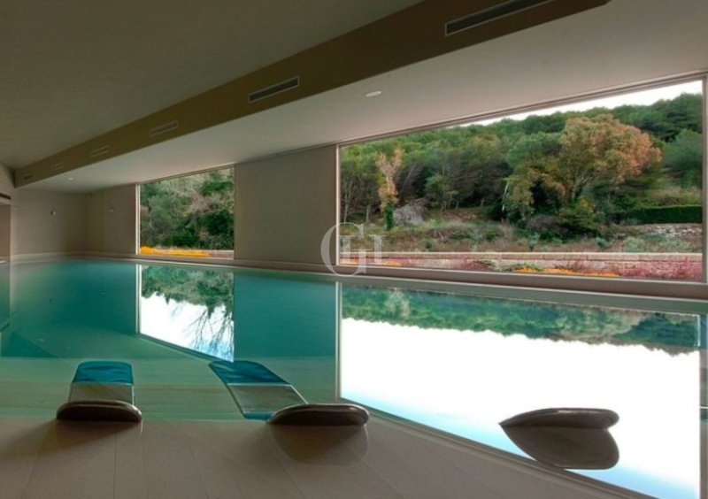 Zakelijk onroerend goed in Commezzadura