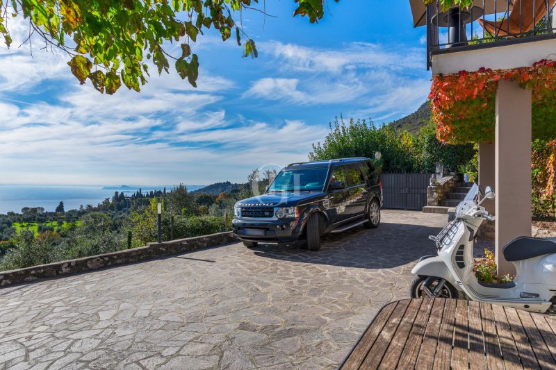 托斯科拉诺-马德尔诺别墅