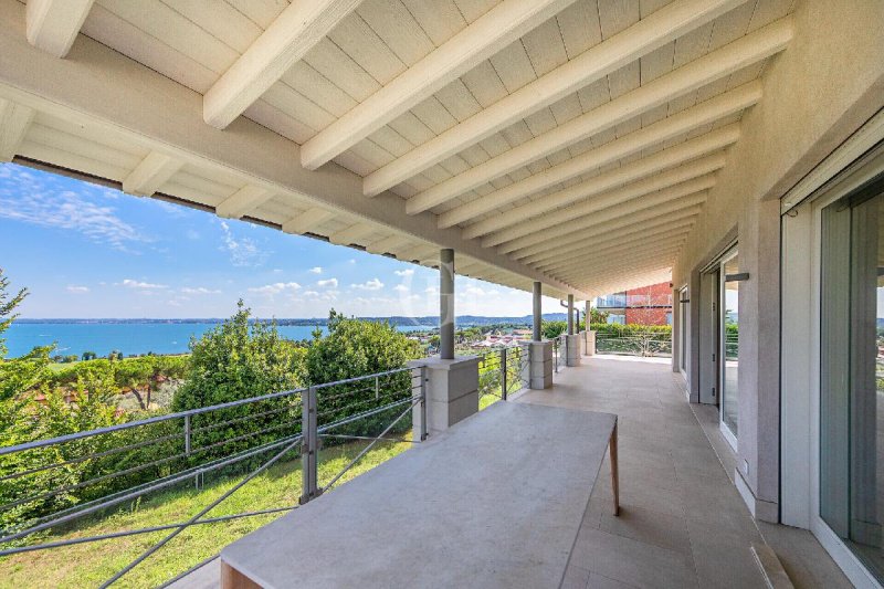 Moradia em Moniga del Garda