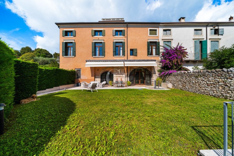 卡普里诺-韦罗内塞别墅