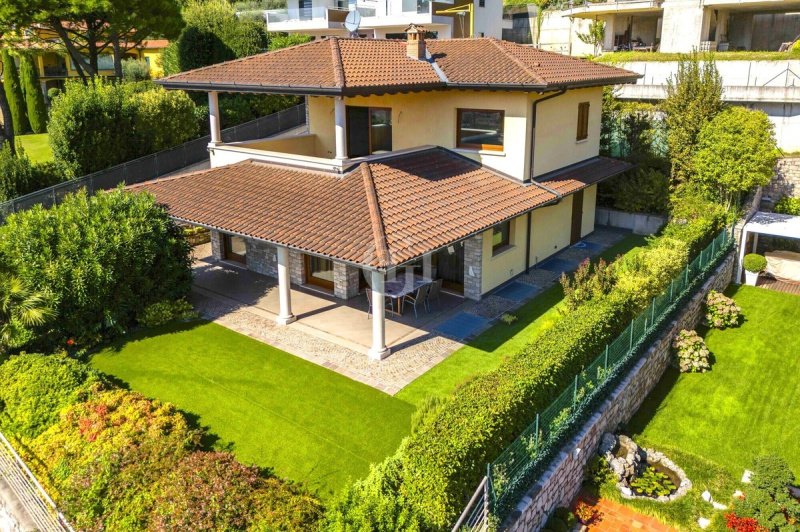 Вилла в Сарнико